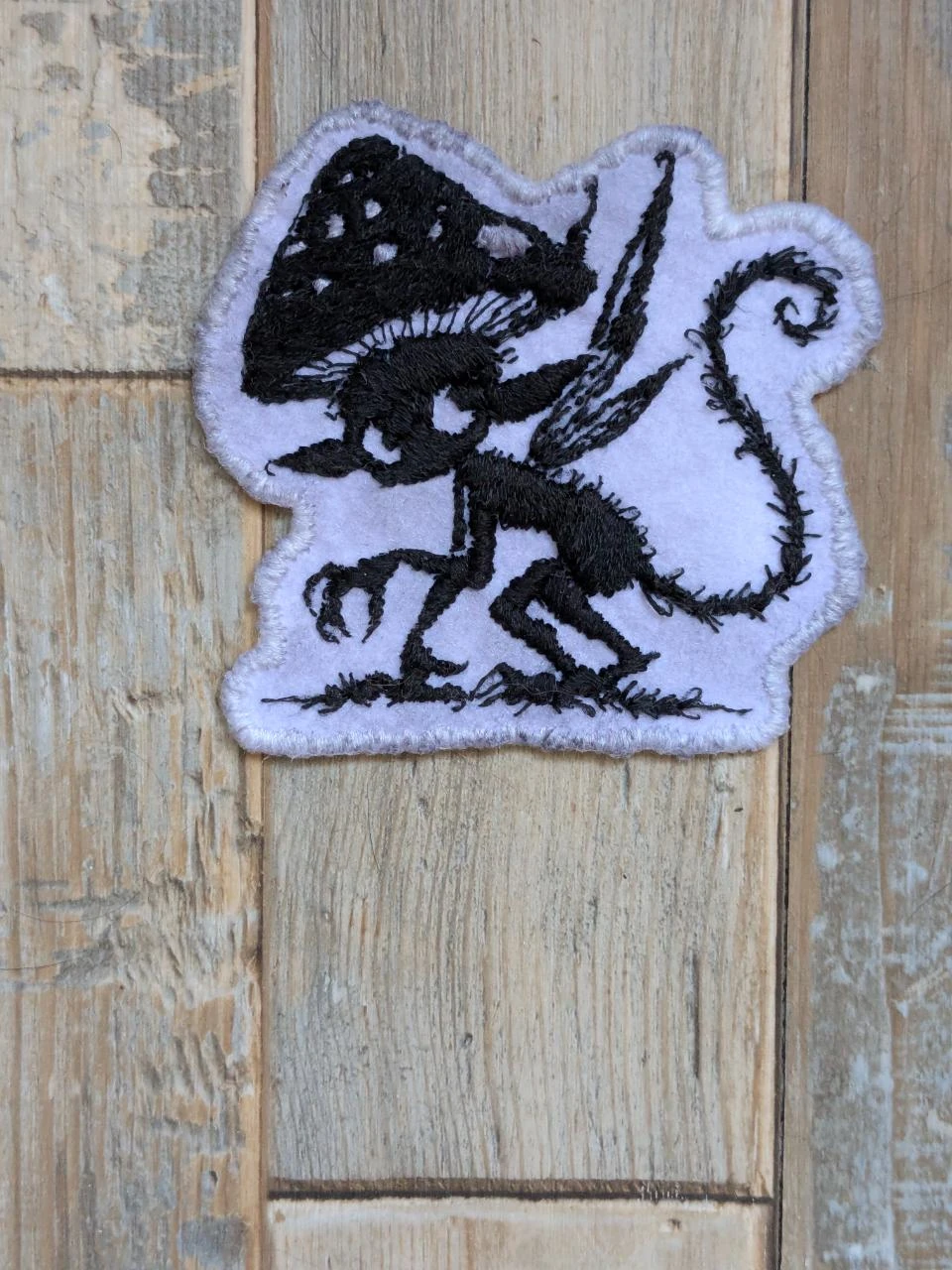 Patch de fantasia sombria bordado à mão – photo 3